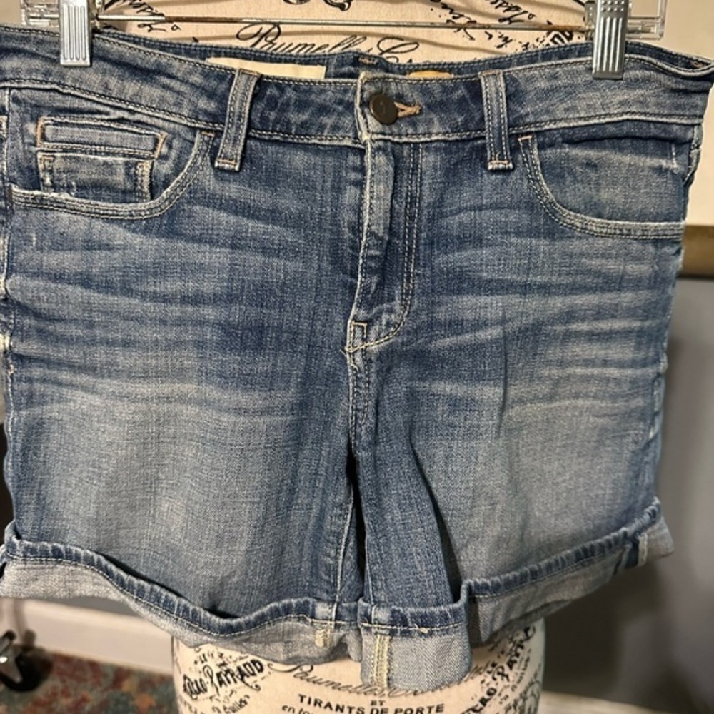Pilcro denim shorts. Size 28